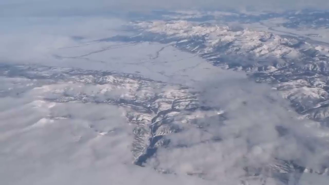Denver - Vancouver flight UA323: 1st-Class lunch over Rockies, Grand Teton, Mt. Baker 2017-01-28