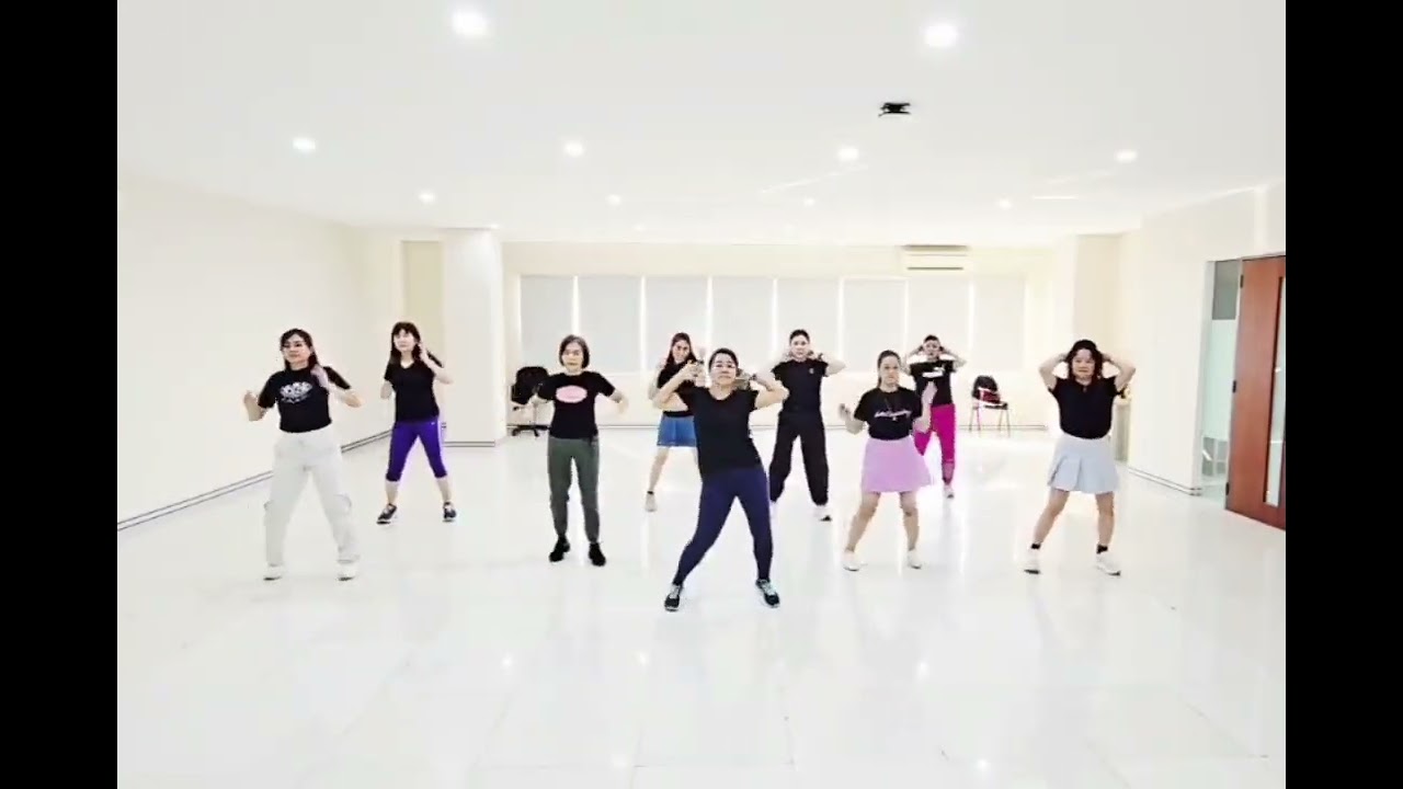 你看你看月亮的脸 [Nǐ kàn nǐ kàn yuèliàng de liǎn] Square Dance