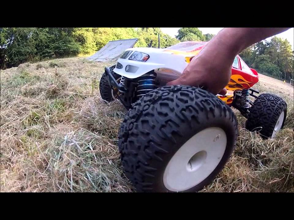 Nitro Losi lst2 on the ramp for the first time with back flip attempts (crashes)