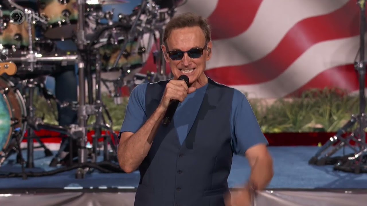 Chicago Performs 