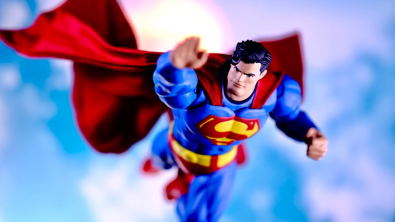 Mafex DC Dark Knight Returns Superman Review! (Best Superman Ever?!?)