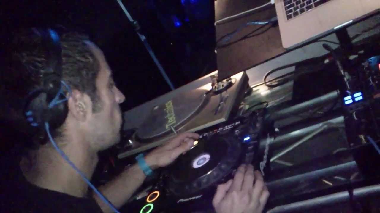 DJ SIZE CIERRE SALA VERSUS ANIMATEK, FERNANDA MARTINS Y NUKE