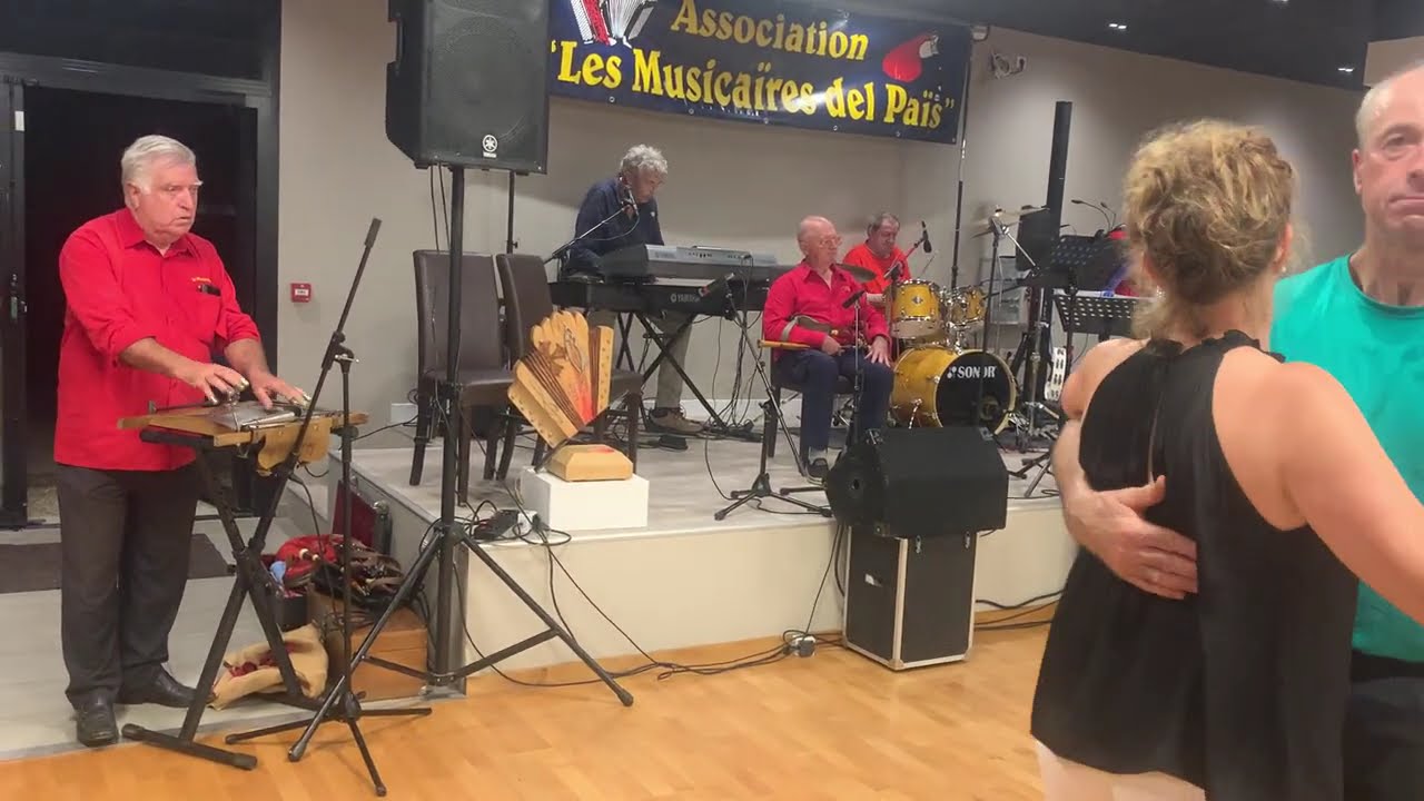 Les Musicaïres d'el Païs à La Croix de Mille 81