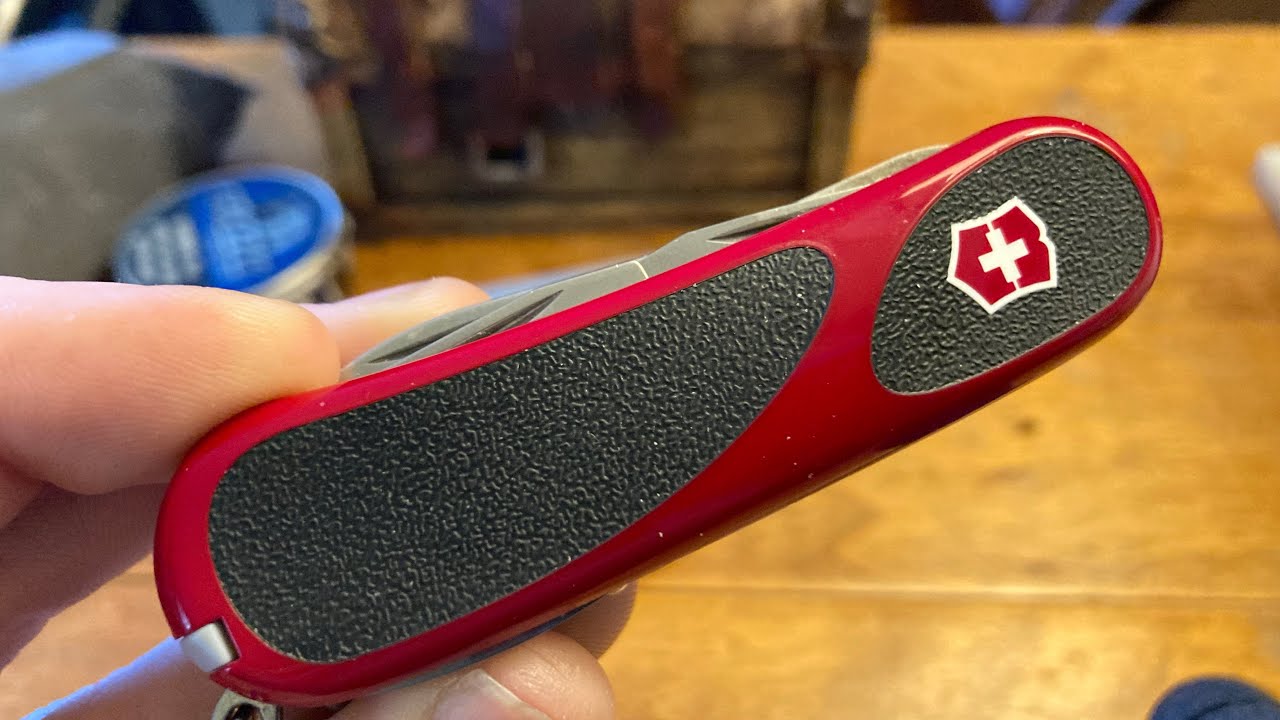Victorinox Evogrip 14 Unboxing. That New SAK Smell