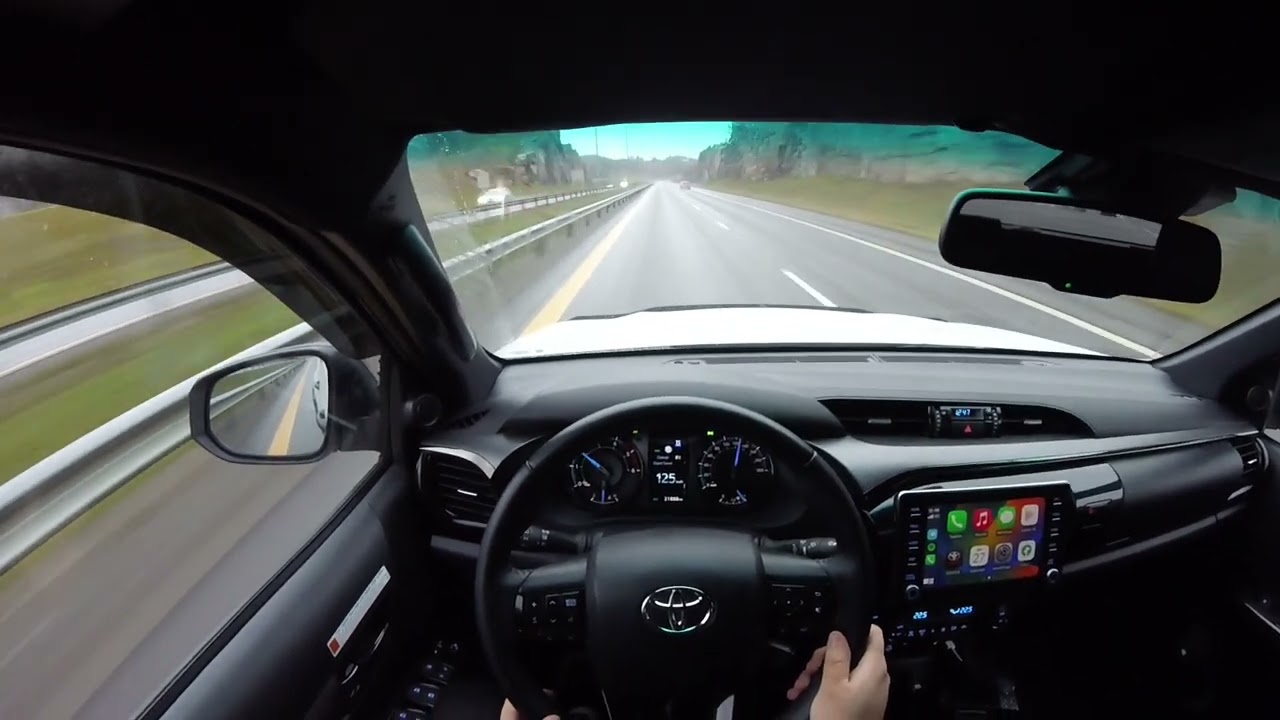 Toyota Hilux 2.8d 23’ - Casual calm driving Norwegian Autobahn + Offroading