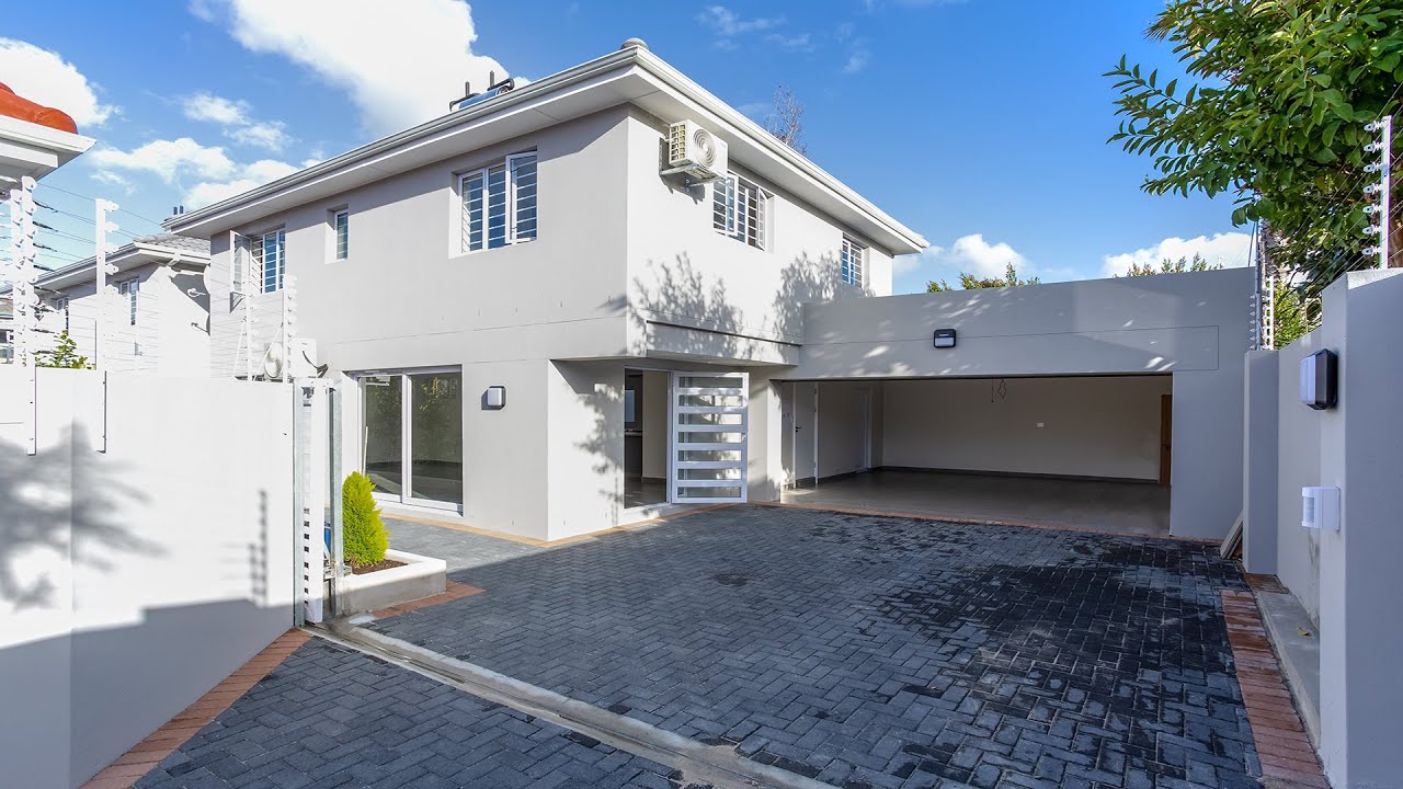 3 Bedroom Townhouse To Rent in Rondebosch