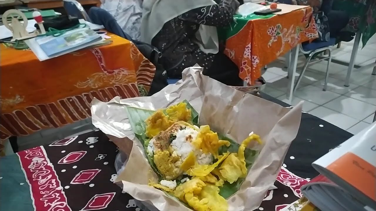 Sarapan Pagi Menikmati Nasi Pecel Sambel Tumpang | Kuliner Tradisional Jawa Bekal dari Rumah 