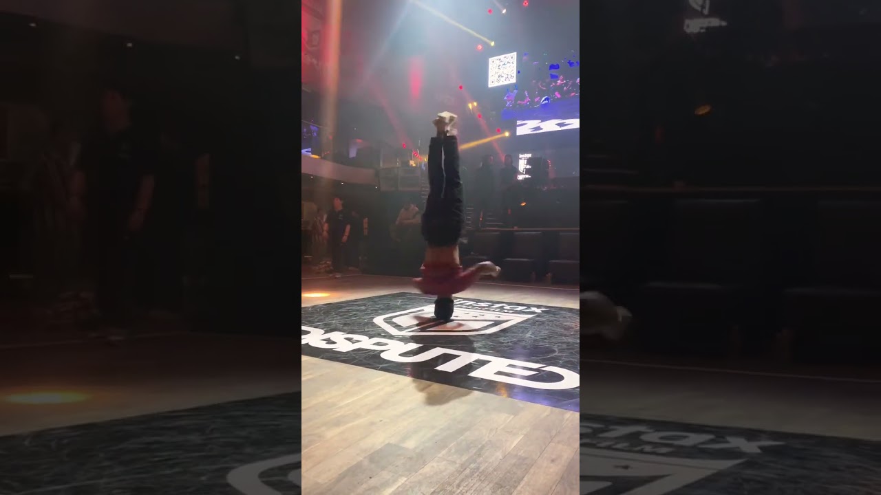 Headspins at Undisputed in Los Angeles #headspin #breakdance #bboying #dancelife #upsidedown #bboy