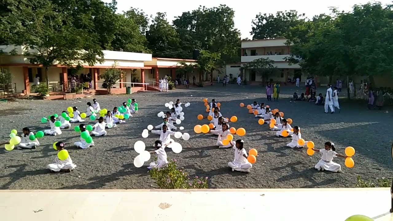 Mass drill with Balloons 🎈 Sitting Exercise s Our school students