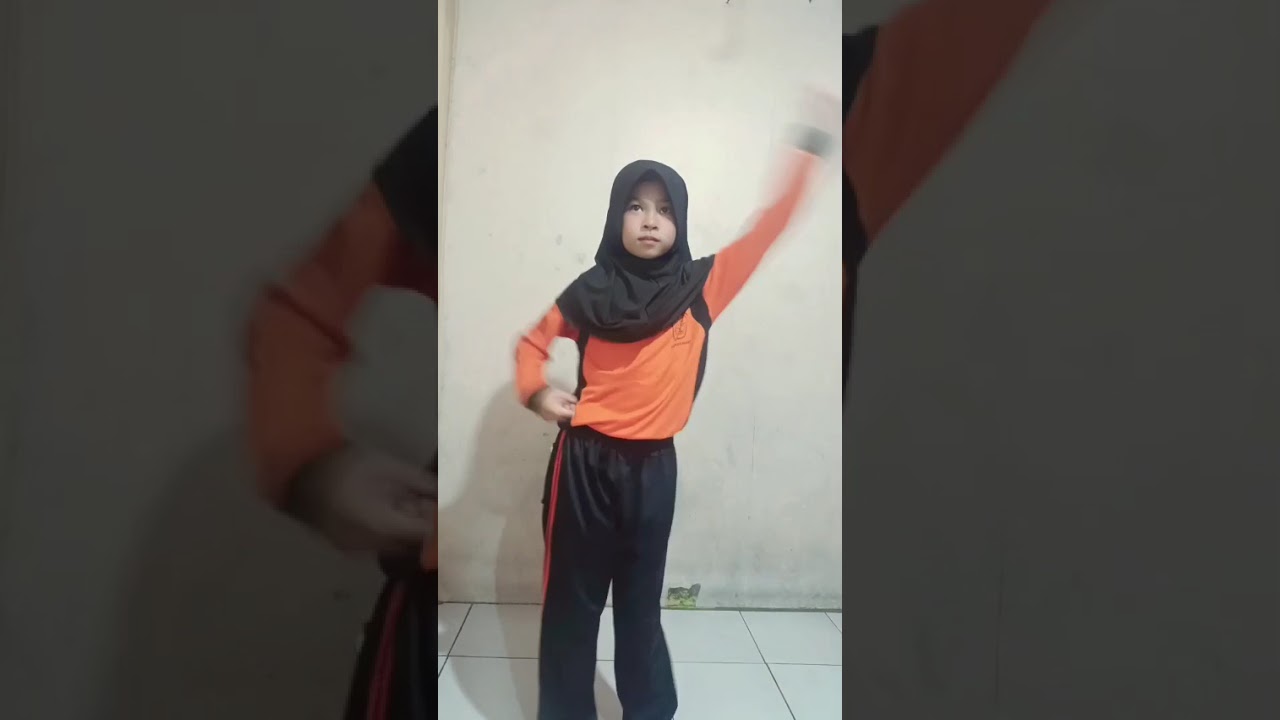 Senam Irama Kelas 2 SDN Angke 03 Pagi Nama Qori :2A