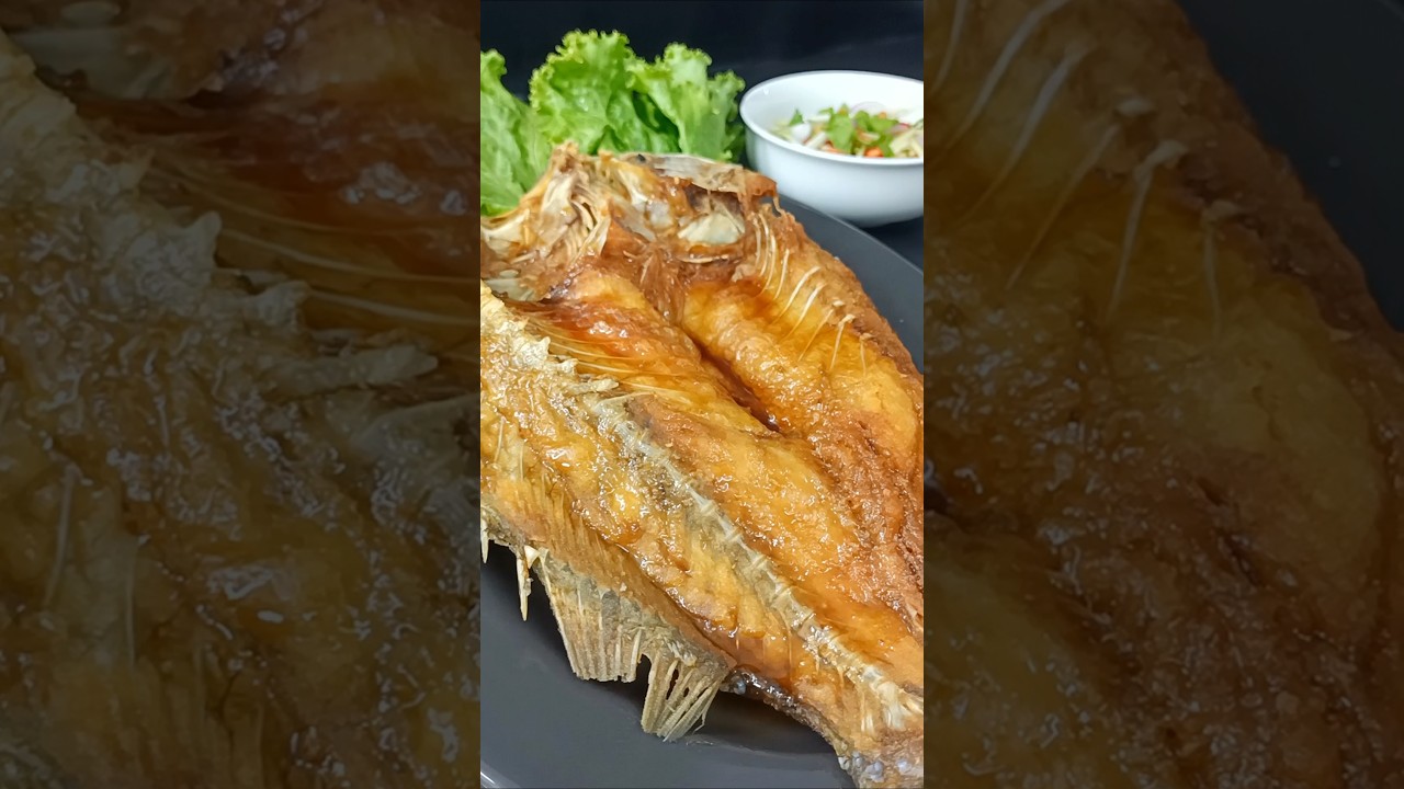 ปลากะพงทอดน้ำปลา กรอบนอกฉ่ำในหอมน้ำปลา ยำมะม่วงเปรี้ยวหวานเค็มมันเผ็ดนิดๆ แซ๊บฟิน #shorts #short