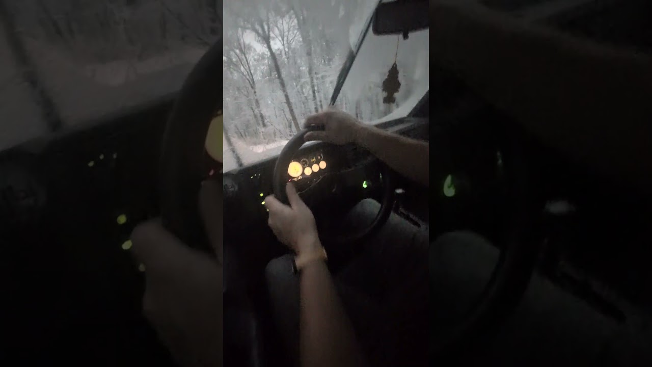 Let it snow ❄️❄️🚗❄️❄️ #snow #rwd #volvo #turbo #drift