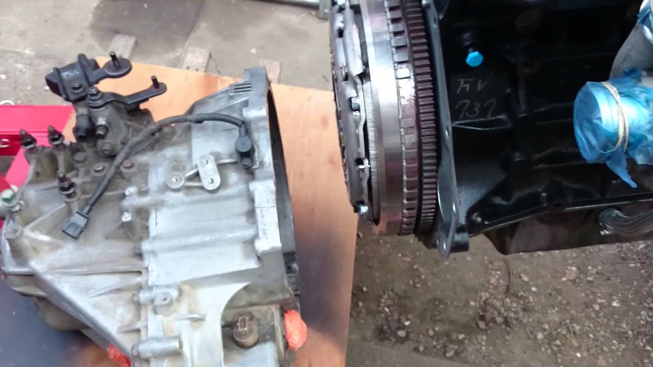 KIA Sedona 2.9 CRDi J3 engine / gearbox installation part2