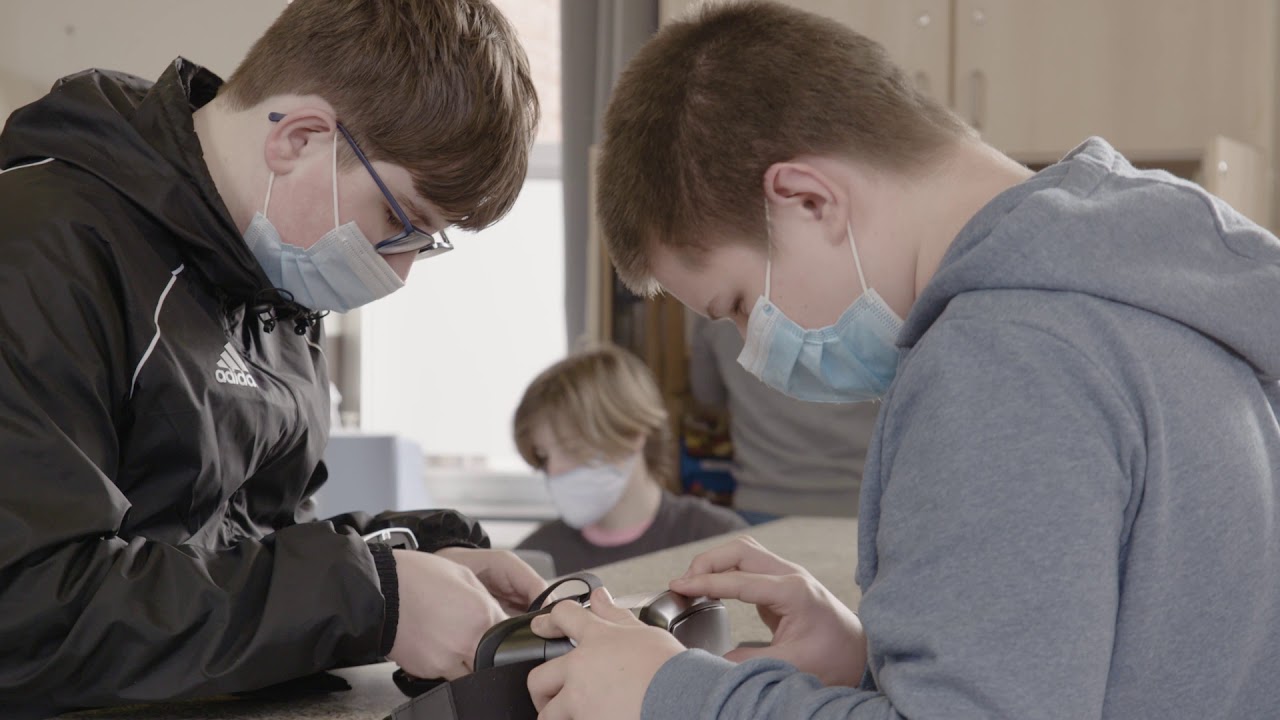 Het eerste jaar B-stroom in onze middenschool!