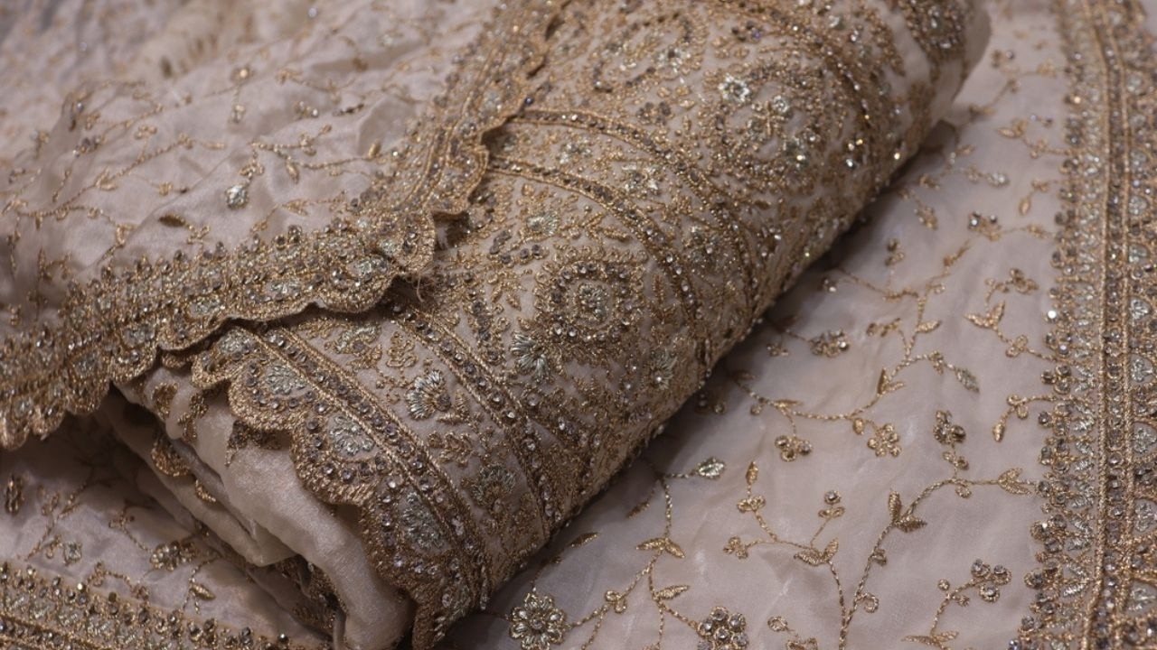 ARNG-4461 “The Ceramic White” Premium Designer Saree with Veil||Georgette Fabric||Crystals||Zari