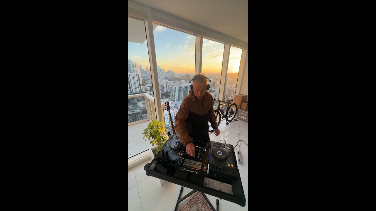 Miami Sun-Set-Set