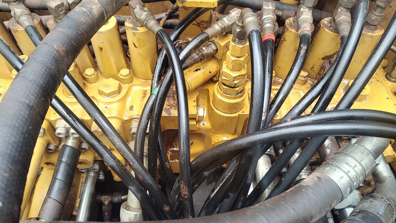 Como Regular a Pressão das Escavadeiras CAT 312/320/324 etc.