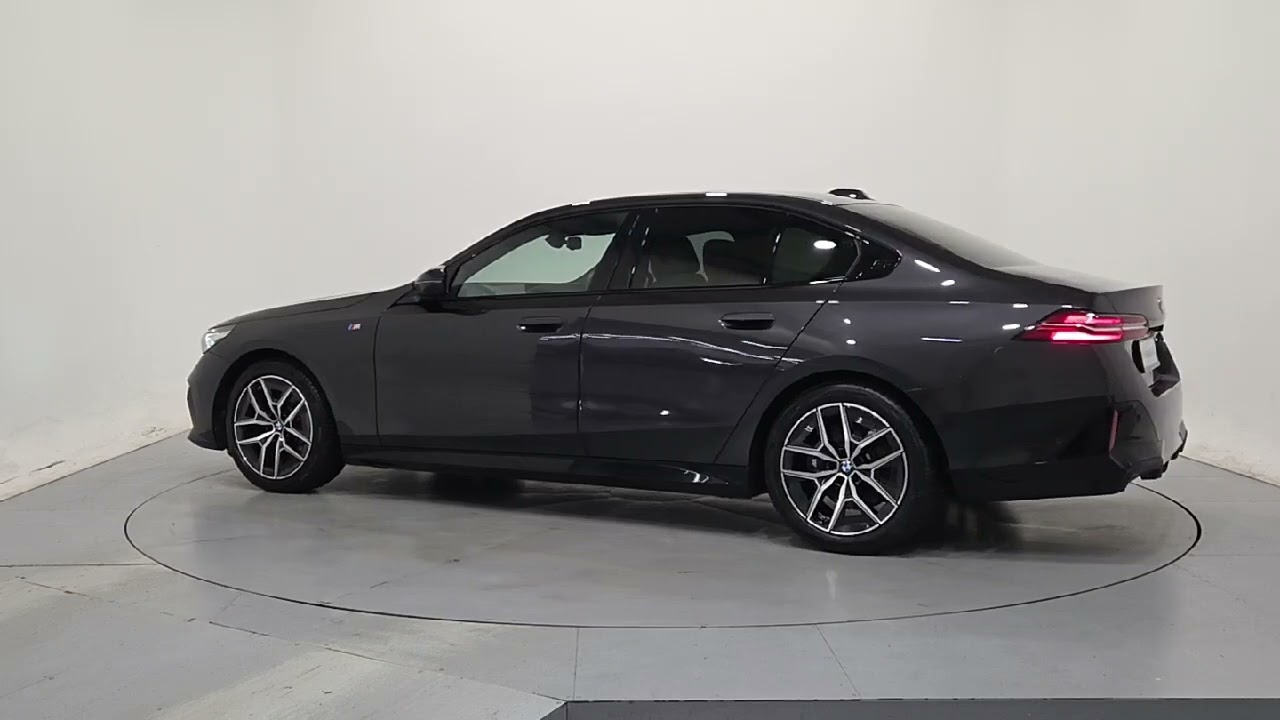 241KE53 - 2024 BMW 5 Series 520i M Sport Saloon RefId: 697555