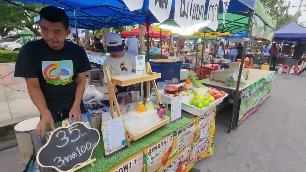 Cha-Am Wednesday  night market  Thailand november 2023