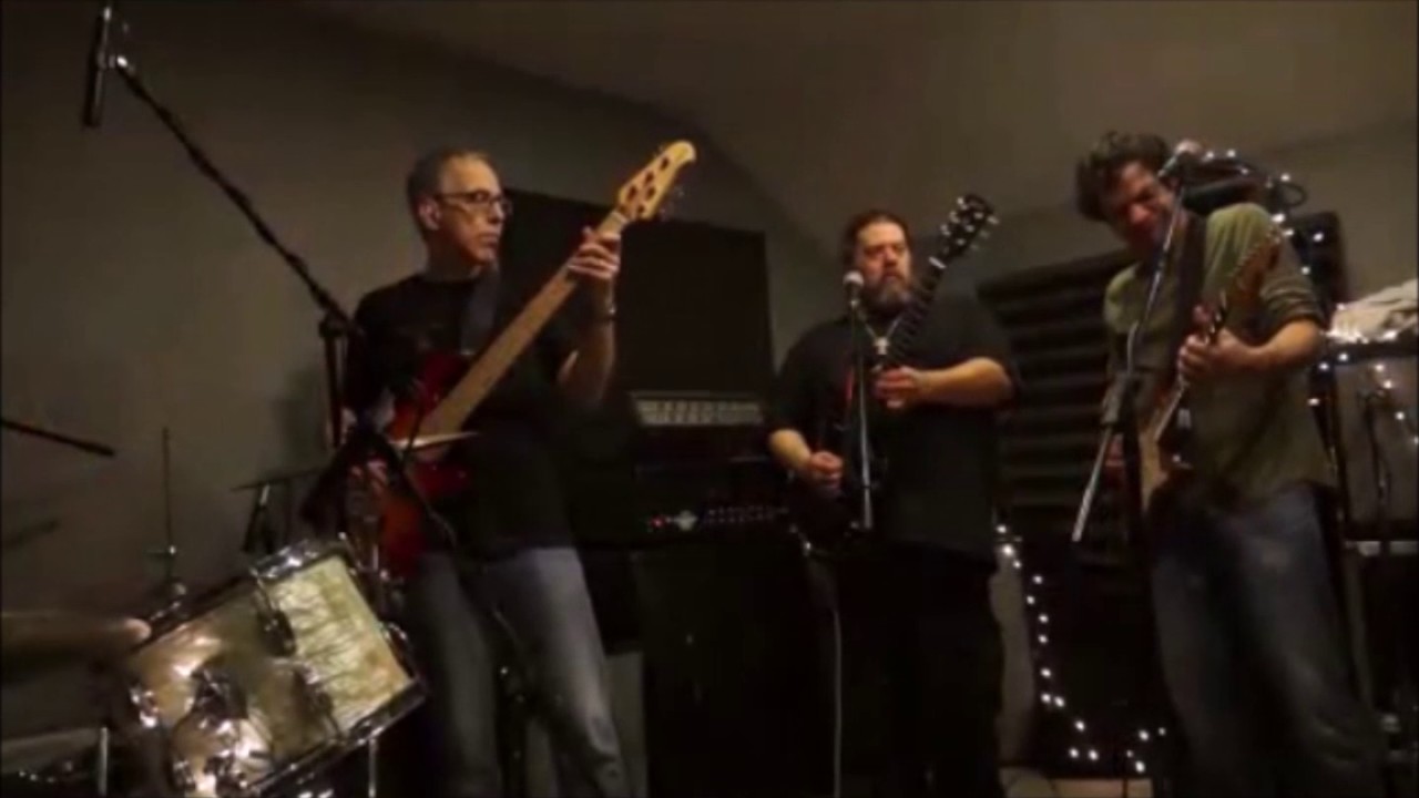 4 guitar attack