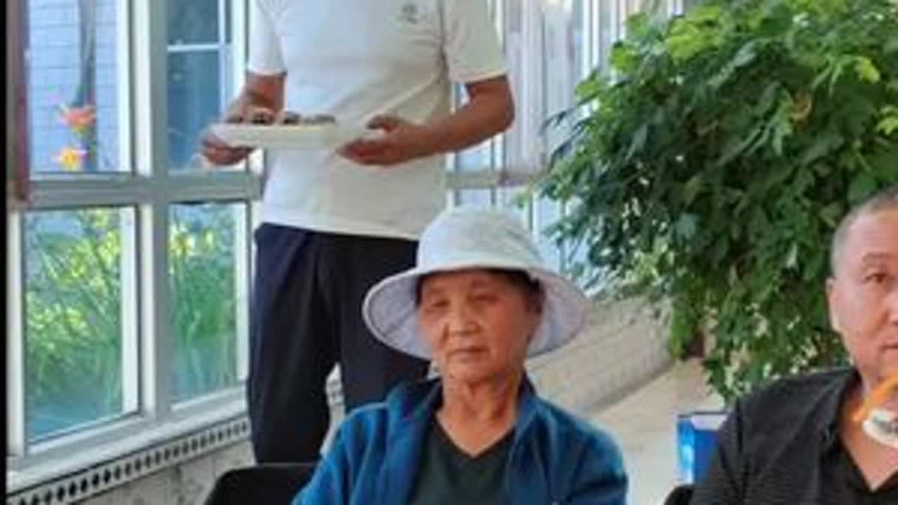 #跟弟弟在小院简简单单来上一次烧烤#