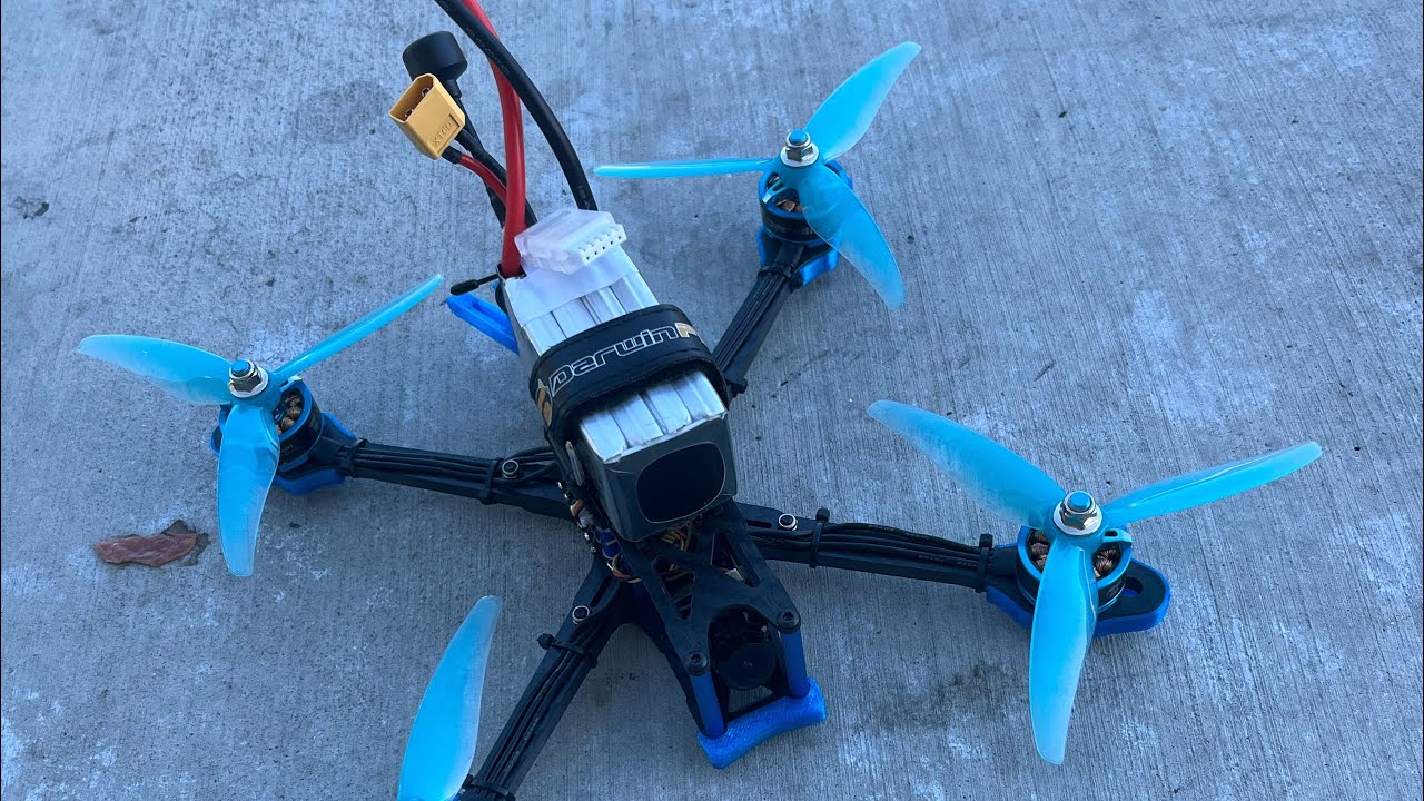 Freestyling my DarwinFPV Johnny 5| 5 Inch FPV Drone| Aggressive FPV Freestyle.