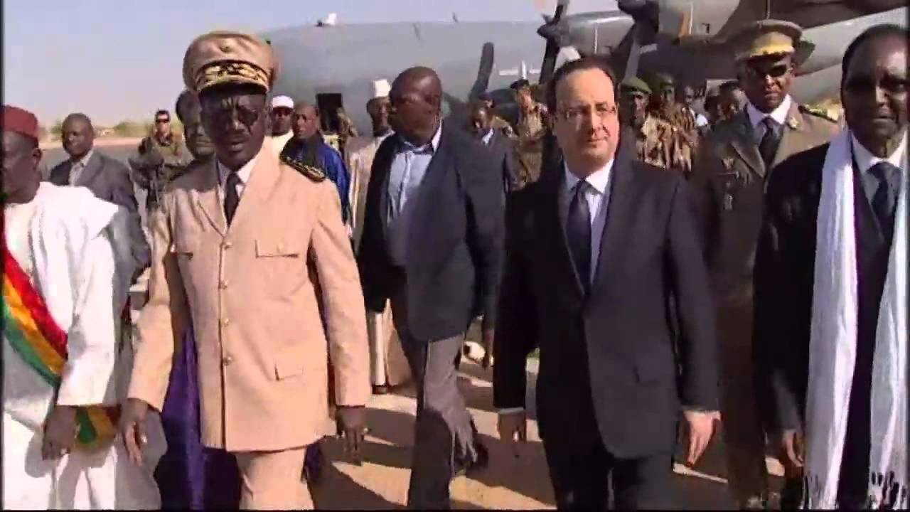 President Francois Hollande arrives in Mali