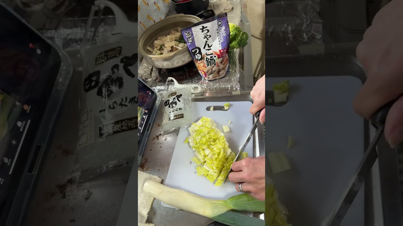 ㊗️ライブ配信🎉ただ切ってぶち込む！相撲部屋風ちゃんこ鍋作ったよ(•ㅂ•)و