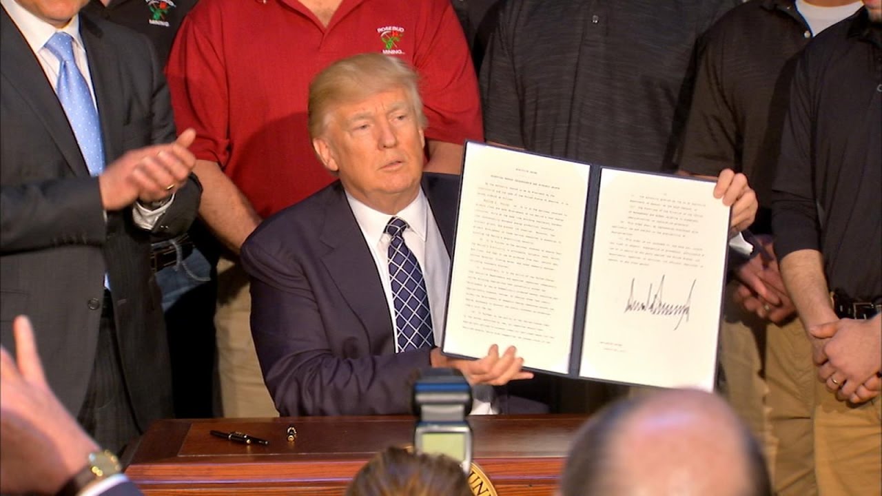 Президент Трамп подписывает указ об энергетической независимости