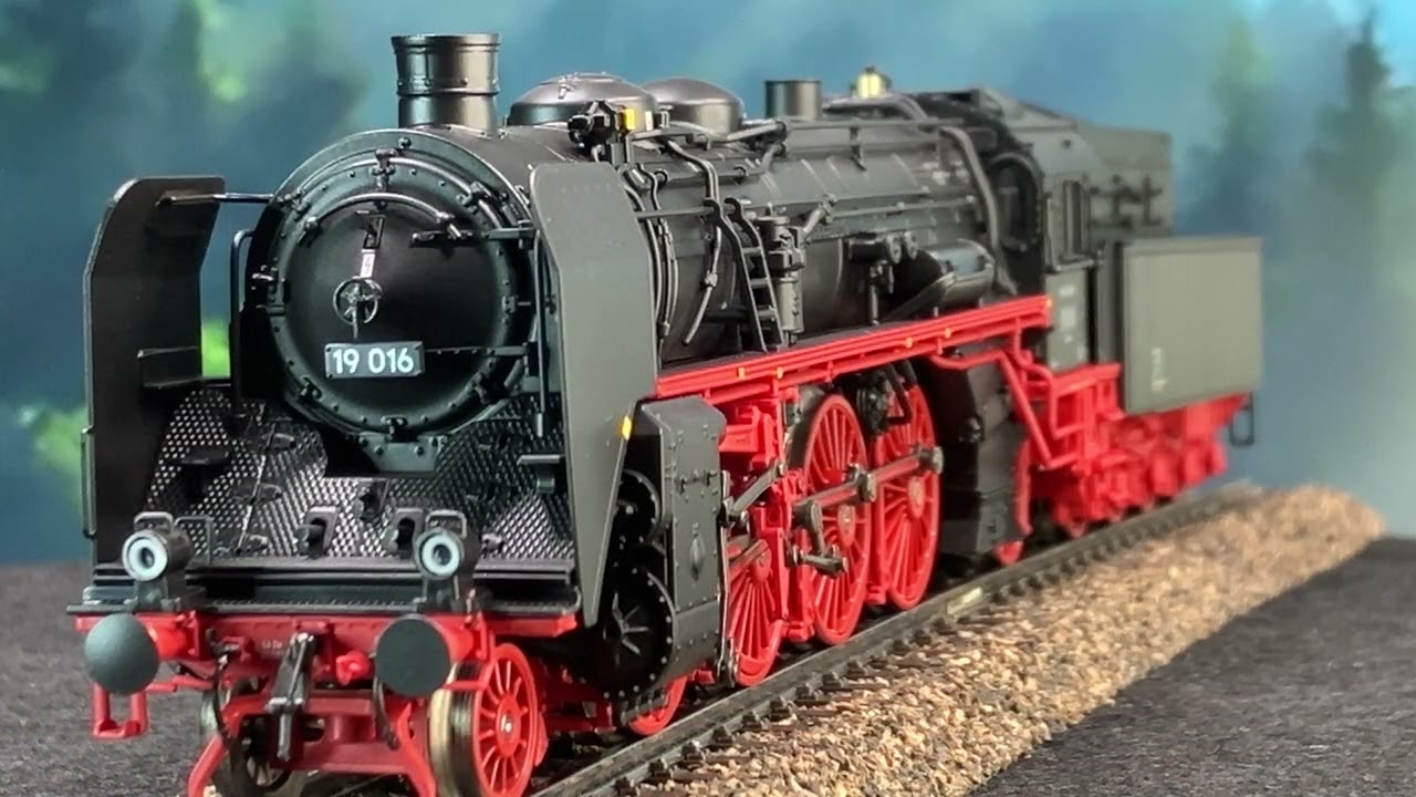 Bernd's Moba: Märklin Dampflokomotive BR 19.0 