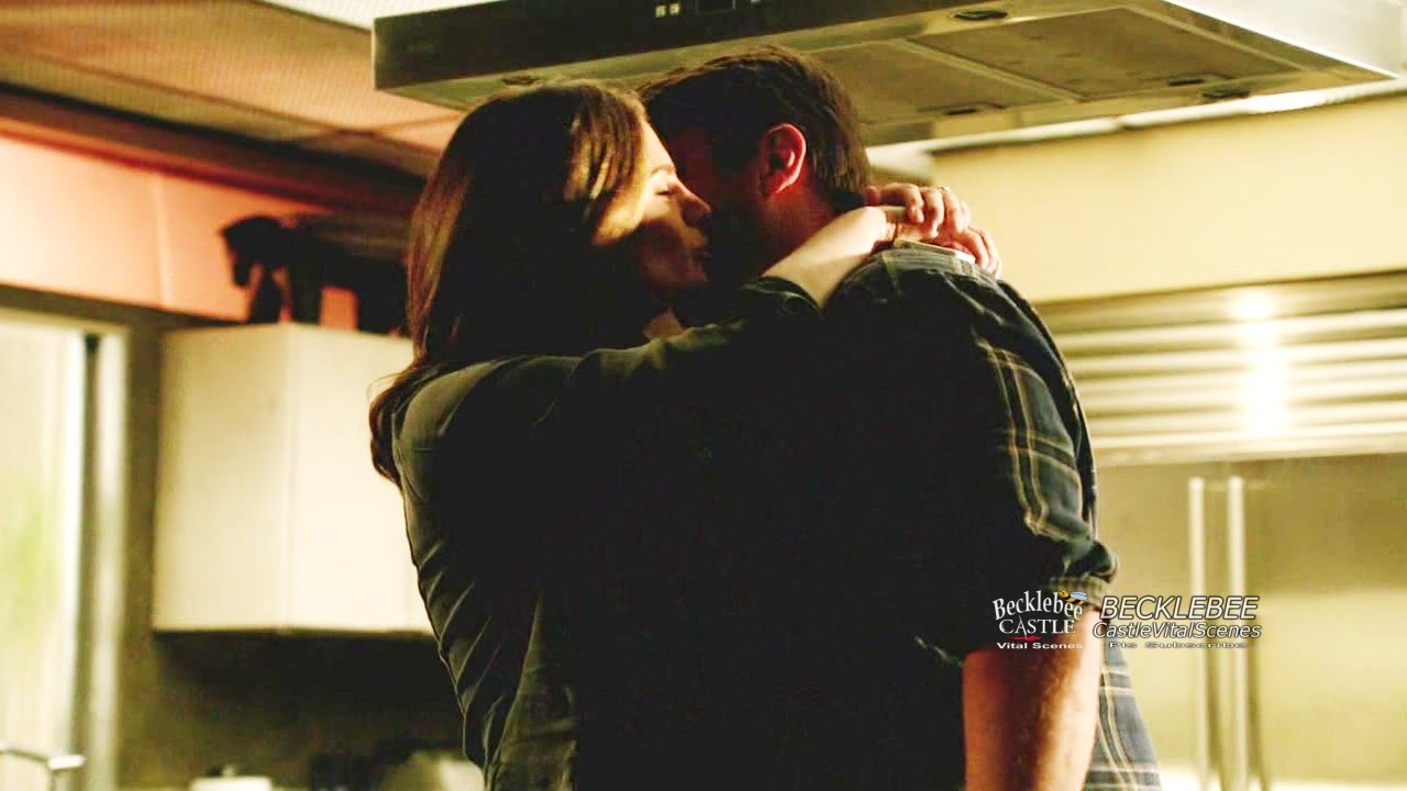 Castle 7x04  "Child's Play" (HD)  Castle Beckett Kiss at the Loft