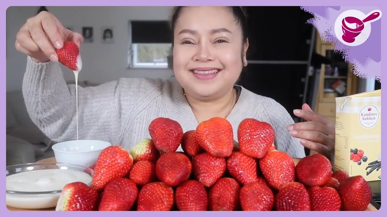 Eating Giant Strawberries⚠️ 🍓🍓🍓🍓🍓 | Yainang (Feb. 25, 2020)