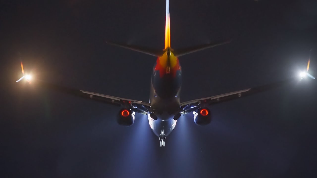 Skiathos Airport Night Action – Amazing Jet2 737 Takeoff & Extreme Low‑Light Scenes
