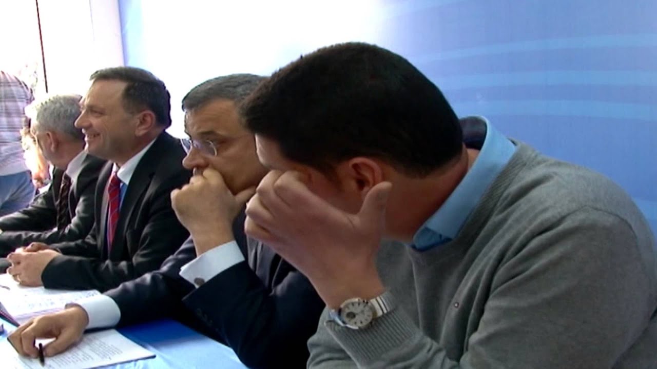 A1 Report - P&euml;r&ccedil;ahet PD n&euml; Shkod&euml;r, p&euml;rplasje mes kryebashkiakut Luka e &Ccedil;obaj
