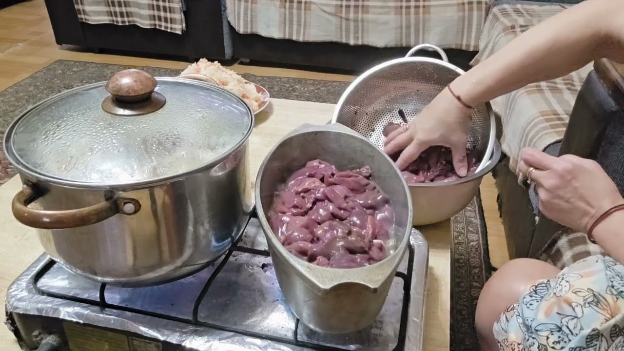 Фкусная минутка-прошлогоднее.  Молочная рисовая каша, щи,  пюрЭ и печень курячья