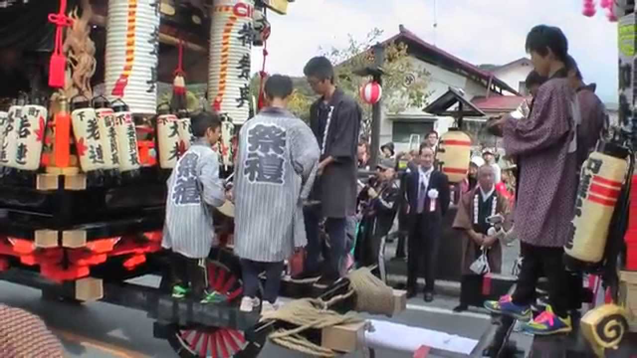 伊王野温泉神社の「ツ付け祭」初日　　ノーカットでどうぞ！　上町、下町の山車がすれ違う「であい」  栃木県那須郡那須町 伊王野 00064