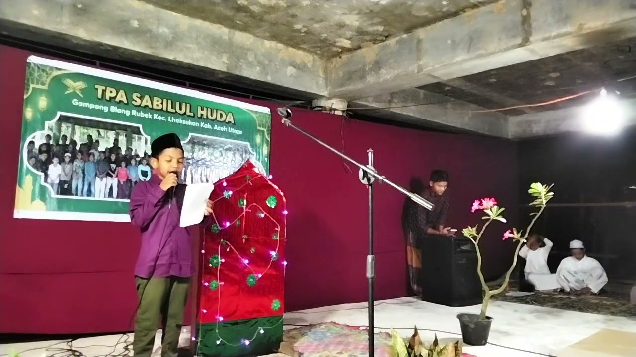 Super lucu,,!!! Siluwe beukah thong🤣
