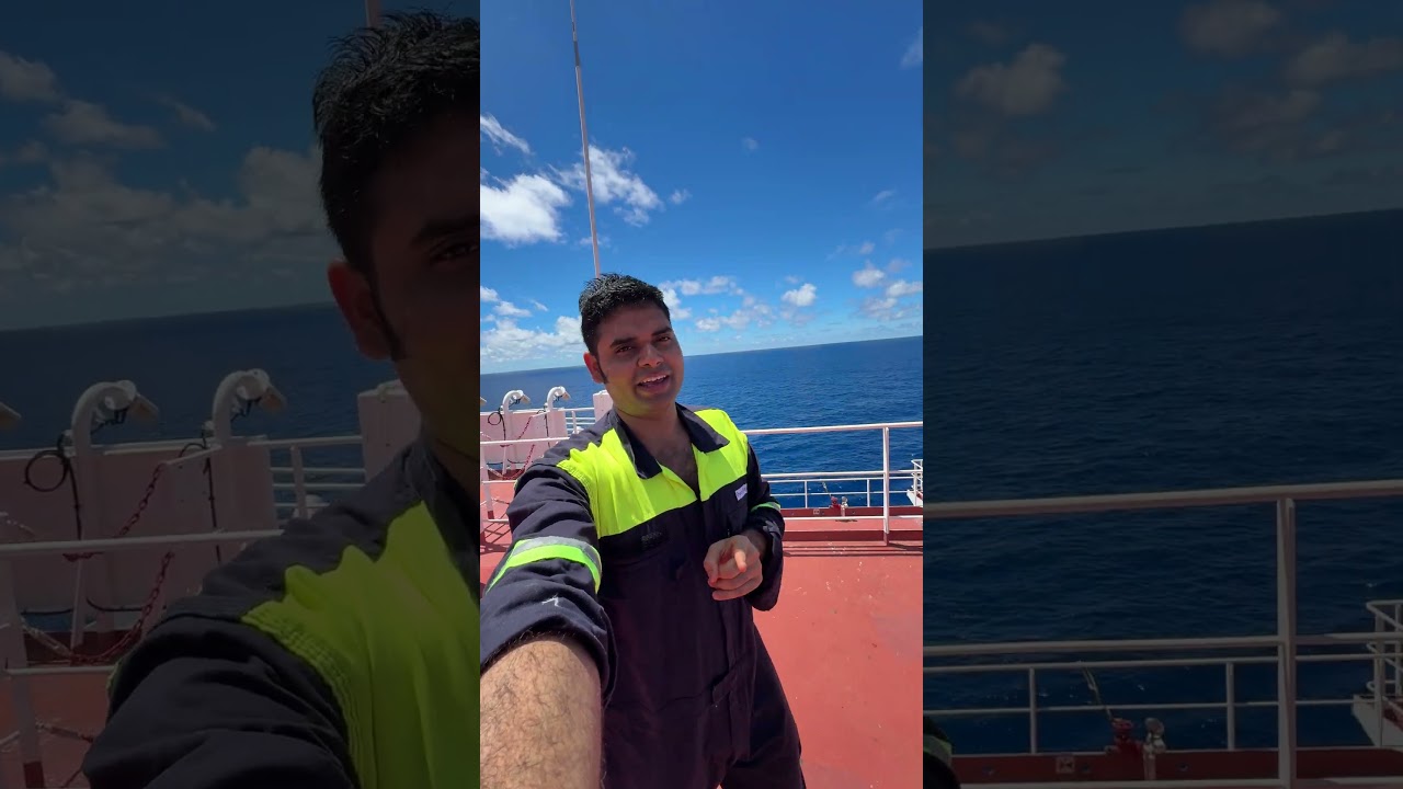 Finely my ship coming India 🇮🇳 I want my dawat 😍 #ship #sea #india #minivlog