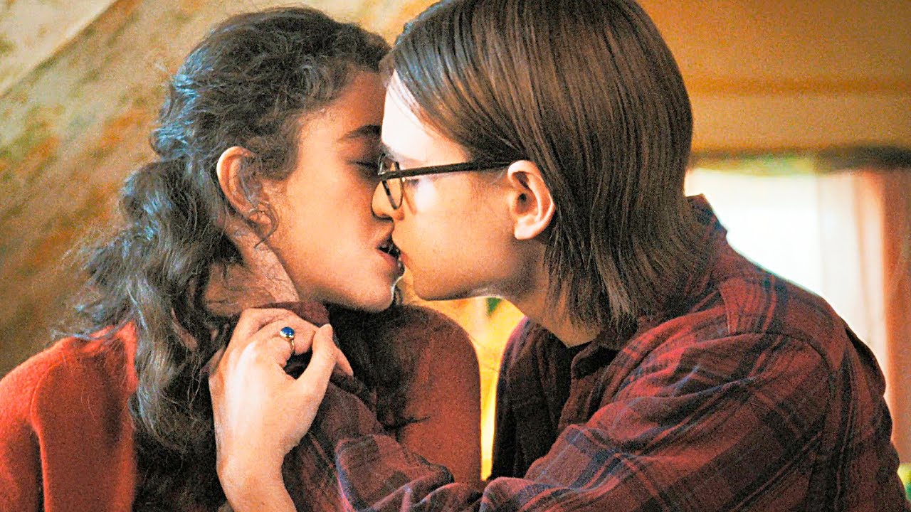 Metal Lords / Kiss Scenes &mdash; Kevin and Emily (Jaeden Martell and Isis Hainsworth)