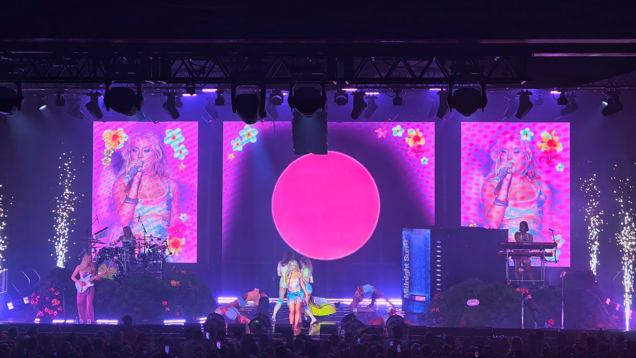 Zara Larsson Midnight Sun Tour - Manchester 2025