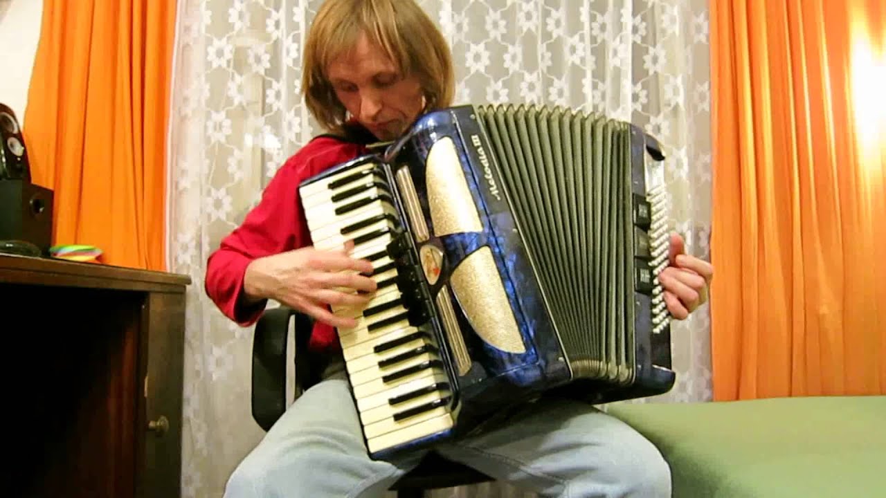 Nečakaj ma už nikdy - slovak tango - AKORDEON cover :-)
