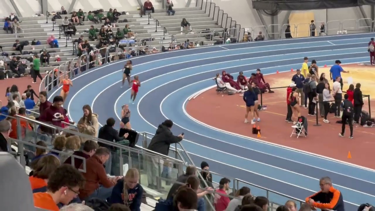 2026 UWEC indoor Aurora women’s 200m Kruse