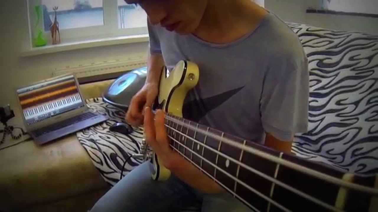 Falling In Reverse - Guillotine IV BASS COVER