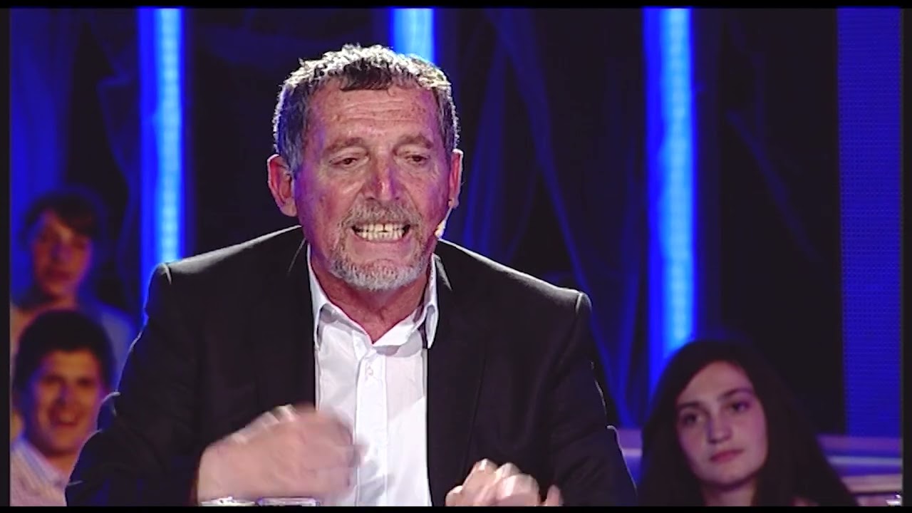Cima rrefen jeten e tij me emocione - publiku qeshet  mendon qe po ban humor