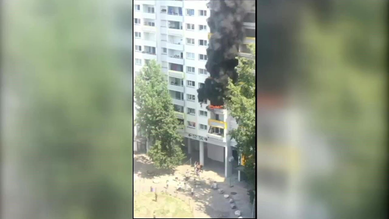 Brand in Hochhaus: Kinder retten sich durch waghalsigen Sprung | AFP