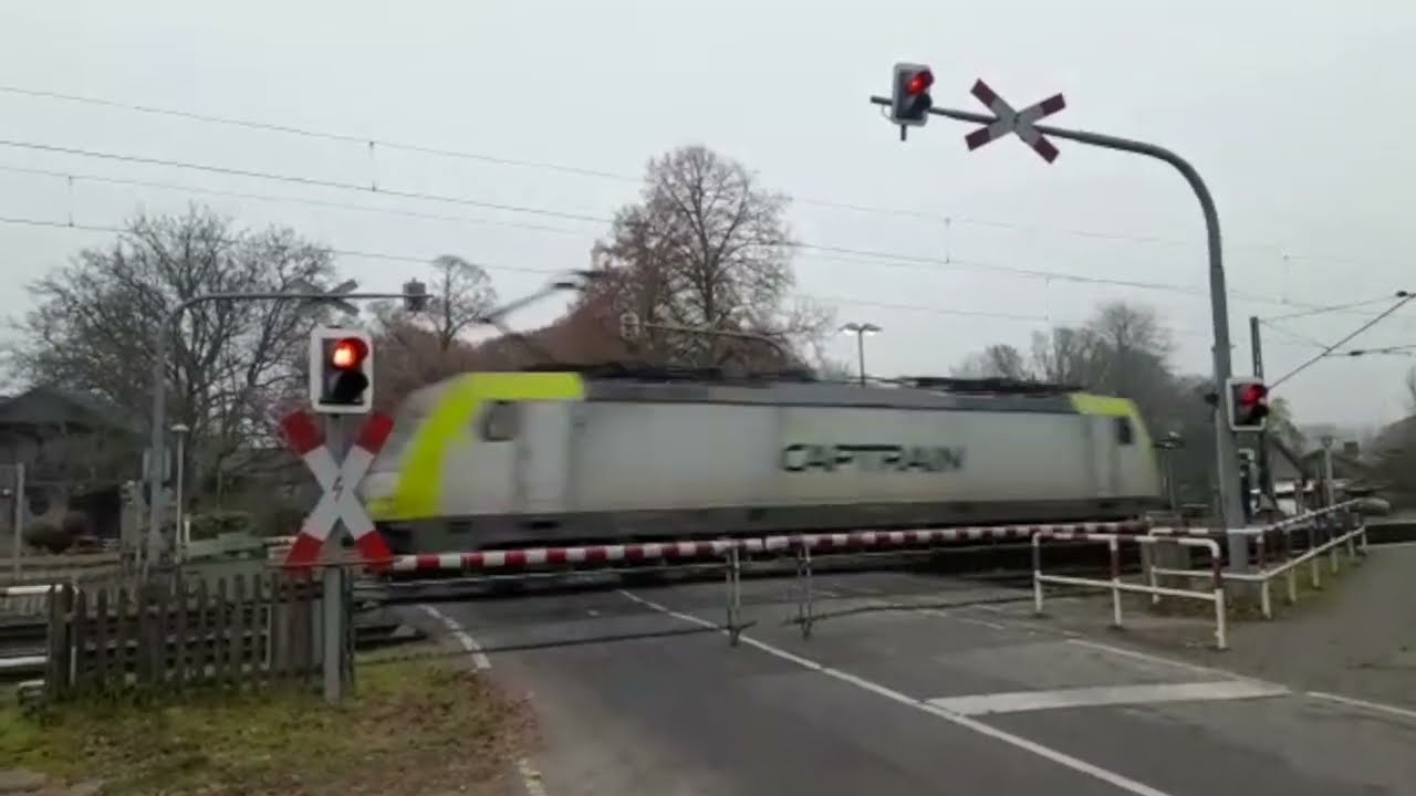 Spoorwegovergang Praest (D) // Bahn&uuml;bergang // Railroad Crossing