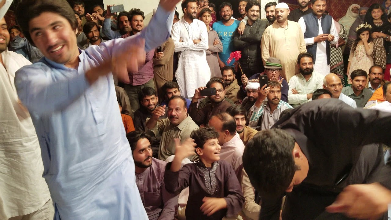 We Aik Tera Pyar Menu Milya Violin. Uras pak pir manzoor shah Shakargarh 2018.
