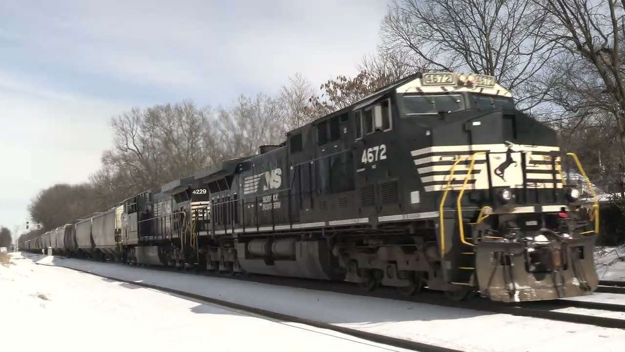 NORFOLK SOUTHERN GE AC44C6M Southbound Grain Train