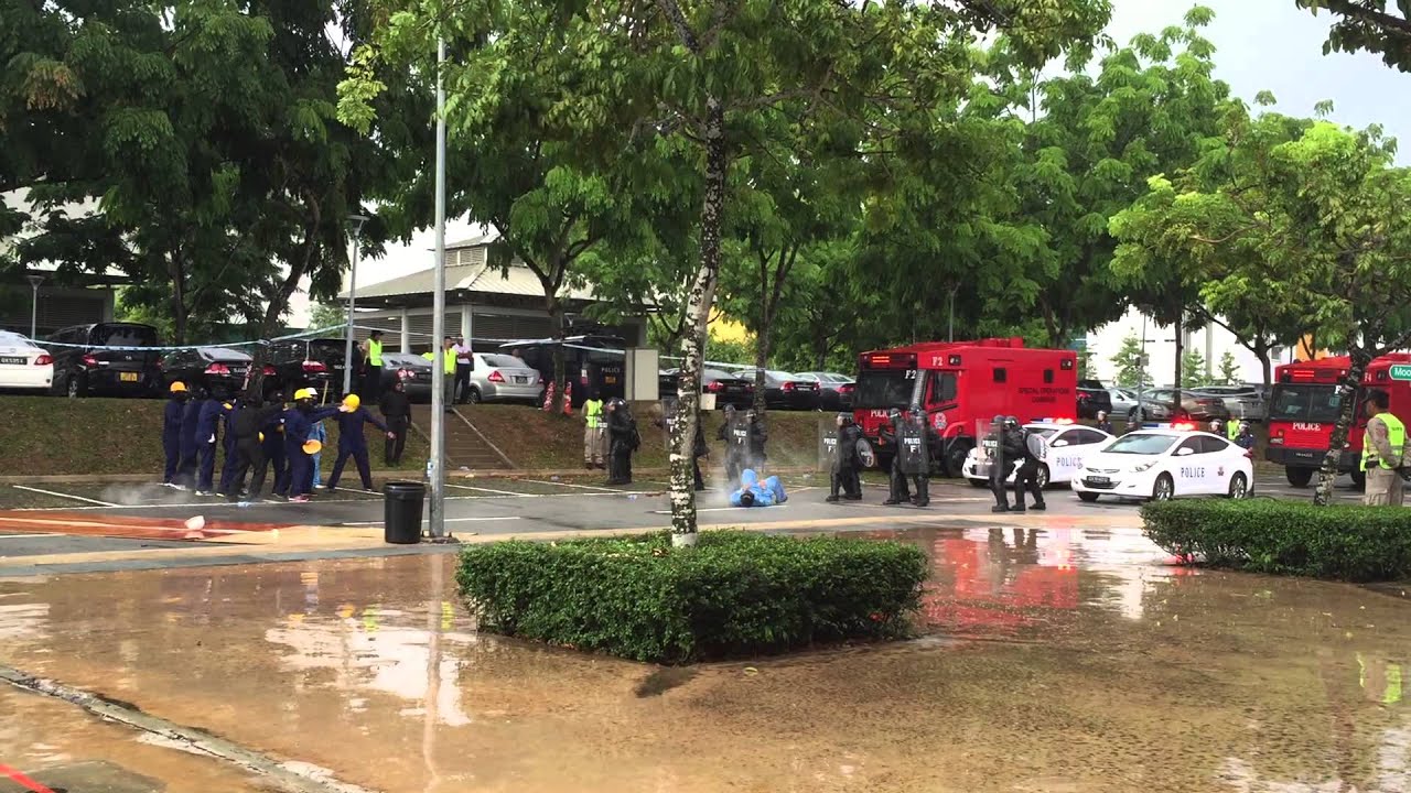 Singapore police demonstration