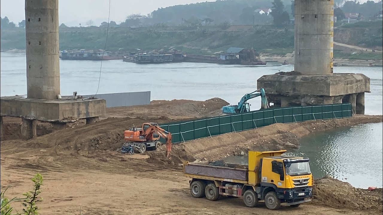@ngày 1/3/2026 cập Nhật công nhân sửa chữa trụ T3 cầu sông lô xã đoan hùng 